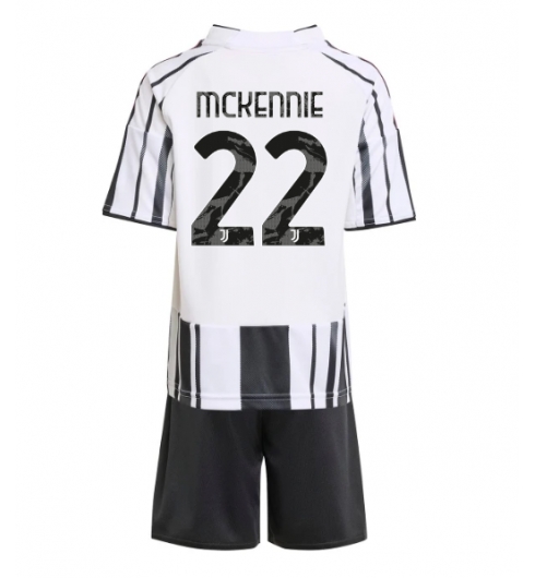 Koszulka piłkarska Juventus Weston McKennie #22 Koszulka Podstawowej dziecięce 2025-26 +Krótkie Spodenk Koszulka piłkarska Juventus Weston McKennie #22 Koszulka Podstawowej dziecięce 2025-26 +Krótkie Spodenk