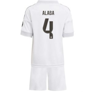 Koszulka piłkarska Real Madrid David Alaba #4 Koszulka Podstawowej dziecięce 2025-26 +Krótkie Spodenk Koszulka piłkarska Real Madrid David Alaba #4 Koszulka Podstawowej dziecięce 2025-26 +Krótkie Spodenk
