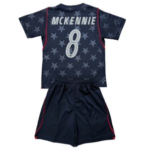 Koszulka piłkarska Stany Zjednoczone Weston McKennie #8 Koszulka Wyjazdowej dziecięce MŚ 2026 +Krótkie Spodenk Koszulka piłkarska Stany Zjednoczone Weston McKennie #8 Koszulka Wyjazdowej dziecięce MŚ 2026 +Krótkie Spodenk
