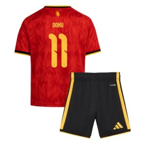 Koszulka piłkarska Belgia Jeremy Doku #11 Koszulka Podstawowej dziecięce MŚ 2026 +Krótkie Spodenk