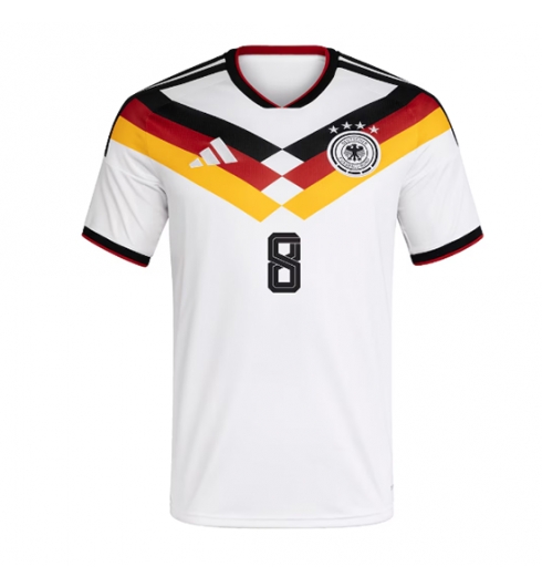 Koszulka piłkarska Niemcy Leon Goretzka #8 Koszulka Podstawowej MŚ 2026 Krótki Rękaw 2 Koszulka piłkarska Niemcy Leon Goretzka #8 Koszulka Podstawowej MŚ 2026 Krótki Rękaw