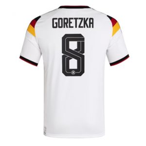 Koszulka piłkarska Niemcy Leon Goretzka #8 Koszulka Podstawowej MŚ 2026 Krótki Rękaw Koszulka piłkarska Niemcy Leon Goretzka #8 Koszulka Podstawowej MŚ 2026 Krótki Rękaw