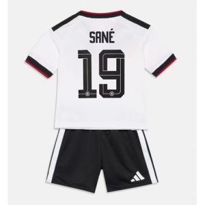 Koszulka piłkarska Niemcy Leroy Sane #19 Koszulka Podstawowej dziecięce MŚ 2026 +Krótkie Spodenk