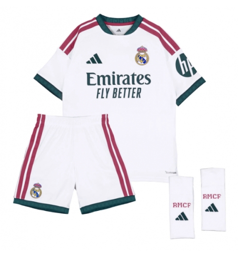 Koszulka piłkarska Real Madrid Kylian Mbappe #10 Koszulka Podstawowej dziecięce 2026-27 Krótki Rękaw (+ Krótkie spodenki) 2 Koszulka piłkarska Real Madrid Kylian Mbappe #10 Koszulka Podstawowej dziecięce 2026-27 Krótki Rękaw (+ Krótkie spodenki)
